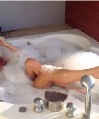 Встречусь с тобой в Москве и окуну тебя в мир страсти и наслаждения. Мои услуги абсолютно конфиденциальны и наполнены нежностью.
Я умею создать атмосферу расслабления и удовольствия, чтобы ты чувствовался комфортно со мной. Сексуальные возможности, которые я предлагаю, исключительны и уникальны, и сделают нашу встречу незабываемой. 💫✨
Мои фото подтверждают мою красоту и очарование. Моя фигура идеальна, а лицо заставит тебя терять голову. 📷🔥
Не бойся передо мной проявить свою сексуальность и фантазии - я с радостью их осуществлю. Я обладаю интимными навыками, которые приведут тебя к вершине блаженства. Моя цель - удовлетворить тебя полностью и оставить в твоей памяти яркое впечатление. 💋🌈
Мои клиенты говорят о моих услугах в самых высоких тонах. Я всегда стараюсь угодить им и создать незабываемые воспоминания. Не откладывай на потом, позвони мне прямо сейчас! 📞💖
Буду рада провести время с тобой, дорогой мой. Жду тебя в Москве, чтобы наша встреча стала настоящим праздником страсти! 💫🎉 Лилия